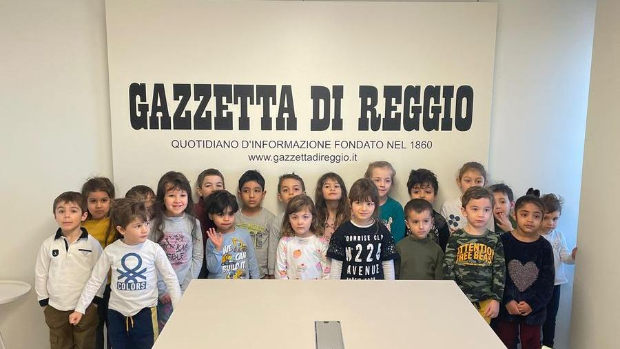 I bambini e le bambine della scuola Arcobaleno giornalisti per un giorno
