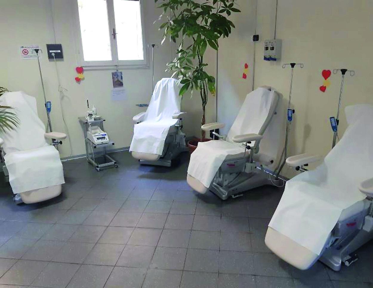Carenza di sangue a Pistoia, è allarme: «Mancano addetti per i prelievi»