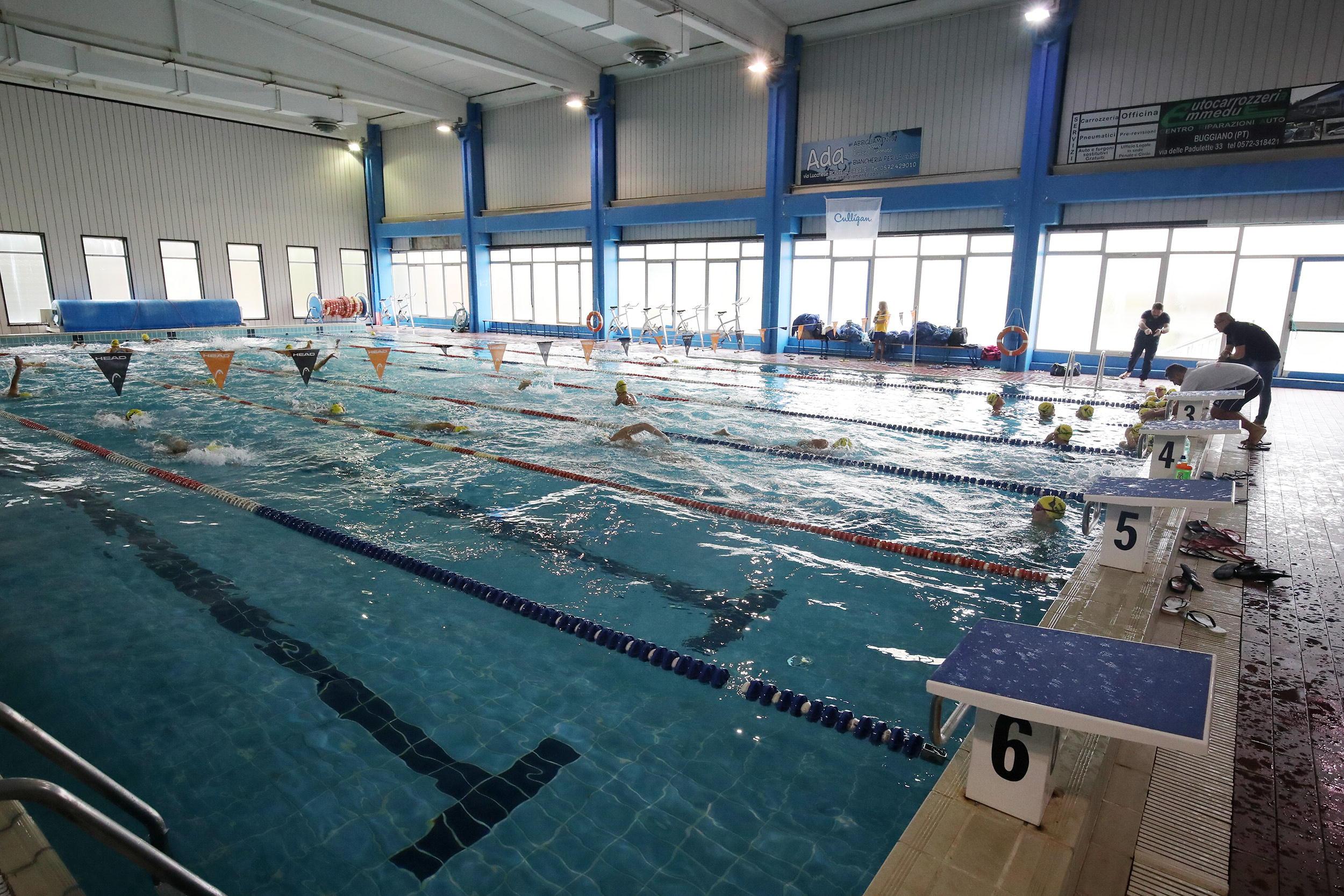 Alla piscina Marchi una caldaia ko: «Gestione grottesca della Provincia»