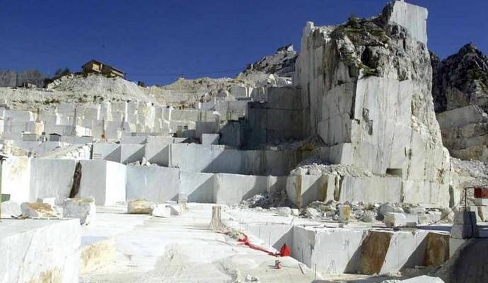Marmo, la Cgil avverte: non si tocca il 50 per cento della lavorazione in loco