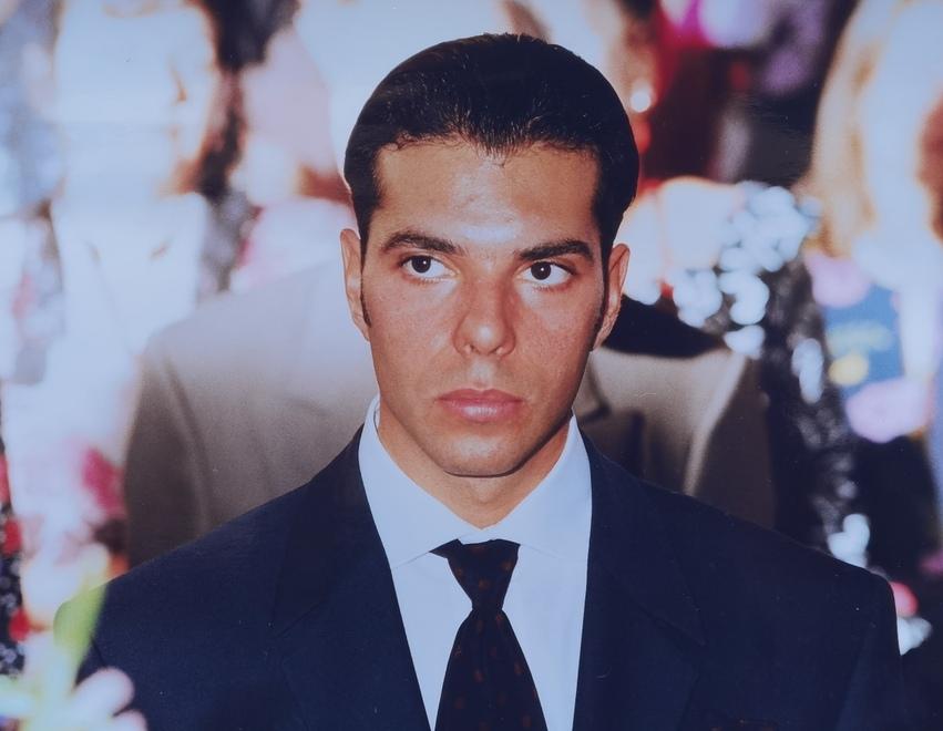 Trovato morto in casa a 56 anni l’antiquario Andrea Arrighi