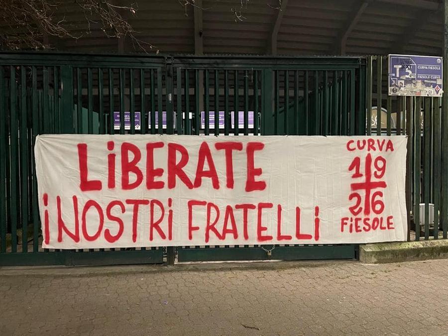 Sei ultrà della Fiorentina arrestati a Braga: subito il processo. E online parte la raccolta fondi per aiutarli