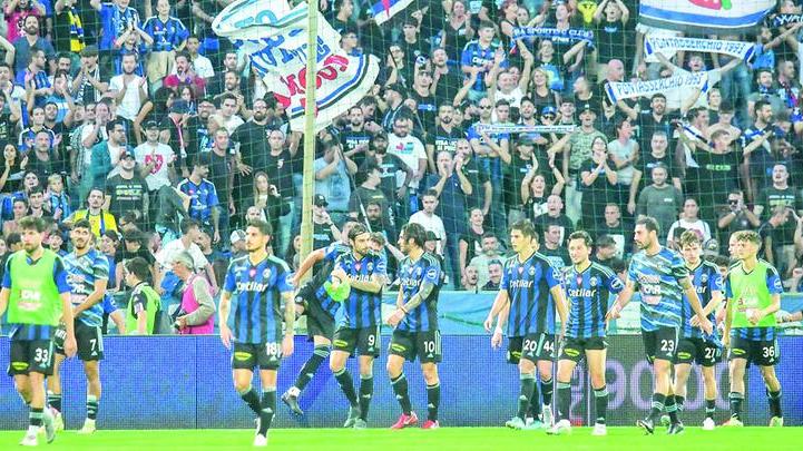 La squadra sotto la Curva Nord: col Venezia serve un super Pisa 