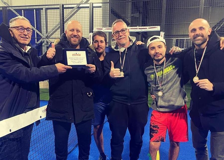 
	Il Team Padel Santa Croce esulta dopo il trionfo della Winter Cup

