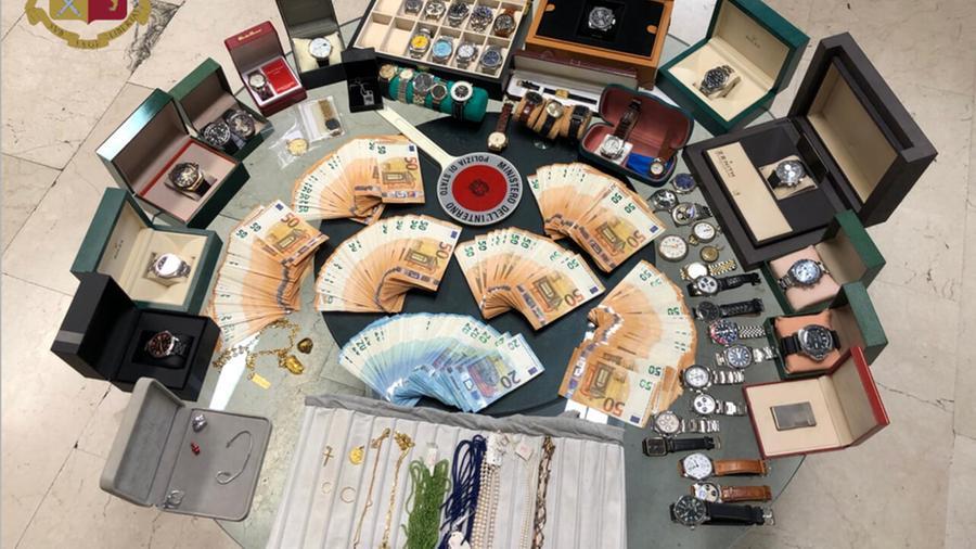 La polizia scopre due ricettatori, uno è modenese, recuperata refurtiva per 400 mila euro