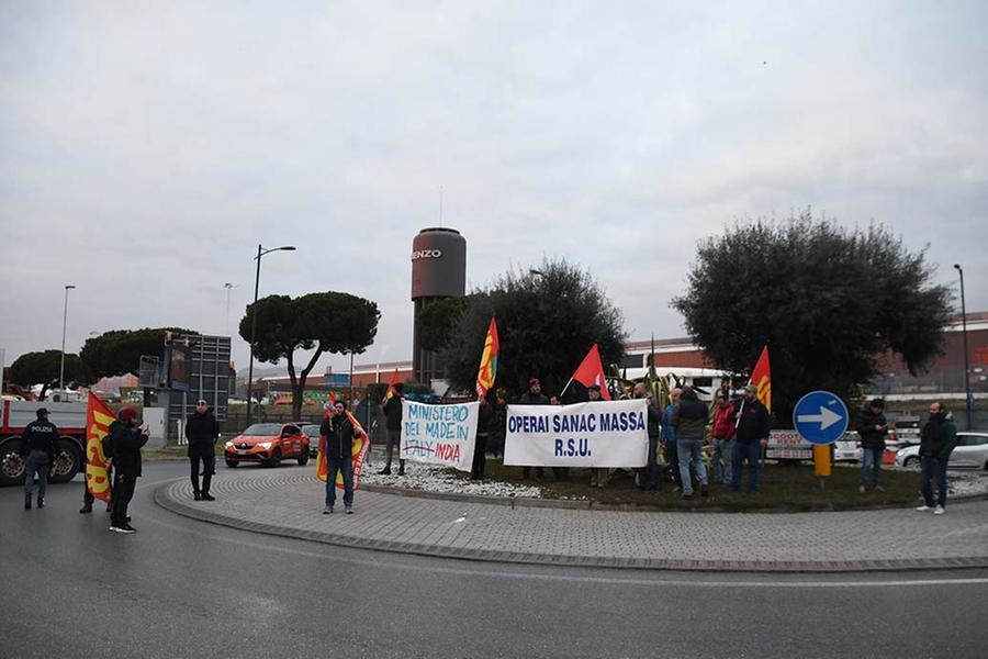 Sanac, lavoratori ancora in strada