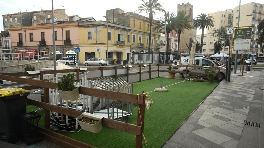 Uno dei dehors di piazza Roma a Oristano