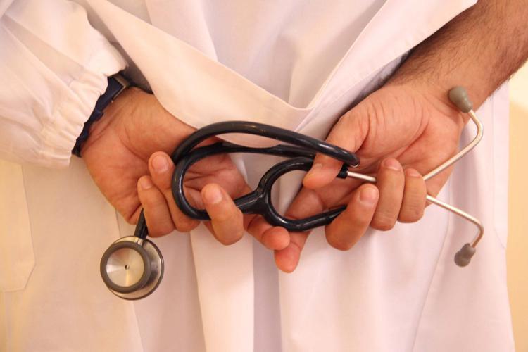 Meno burocrazia, più assistenza a casa: accordo fra Regione Toscana e medici
