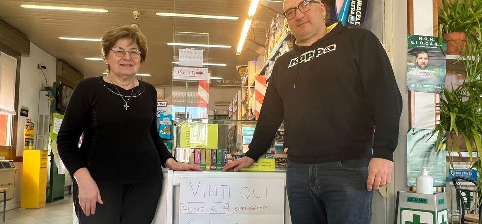 Carpi Nella tabaccheria della fortuna «La schedina? Era meglio tenerla...» 