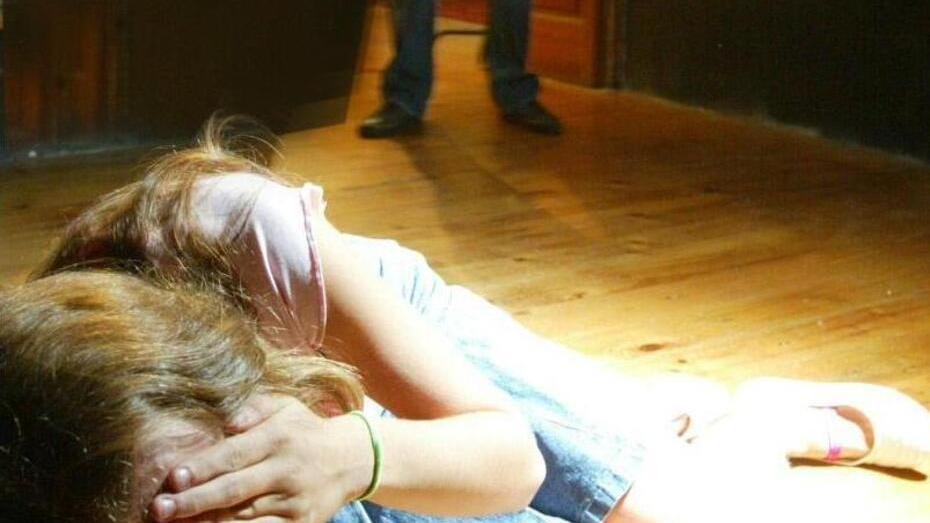 Modena. Padre a processo, la figlia accusa: «Io, violentata per otto anni»