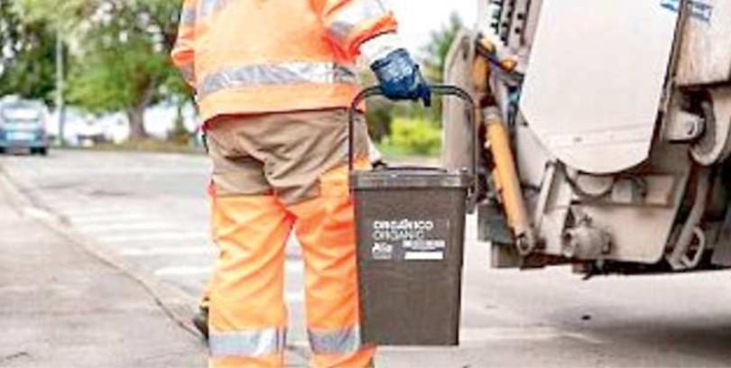 
	Un operatore di Alia al lavoro

