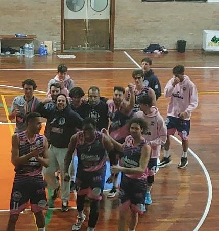 L’esultanza dei giocatori del Bama Altopascio alla fine del match contro la Synergy