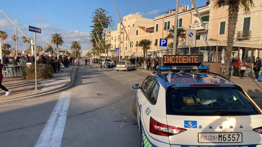 Testacoda con l’auto sul lungomare, tragedia sfiorata ad Alghero