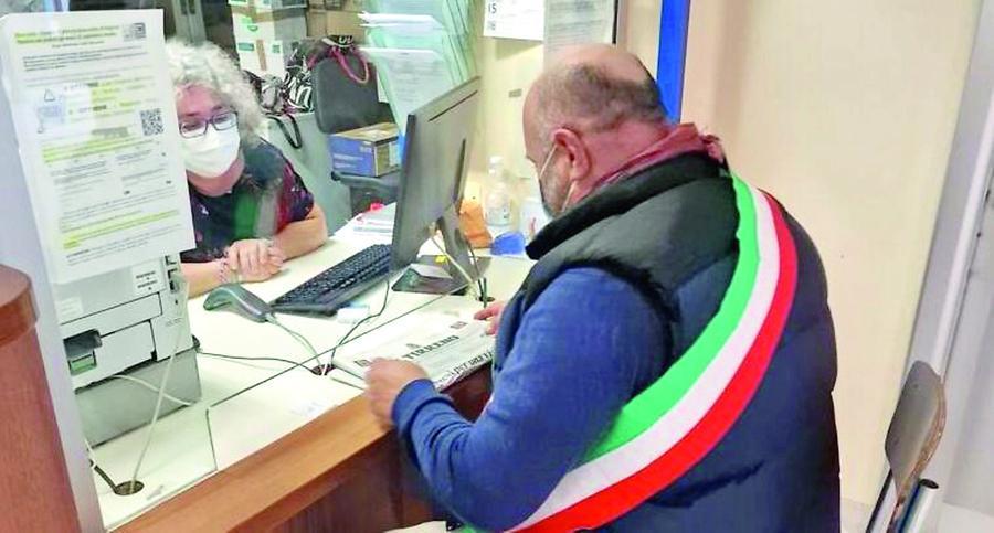 Il sindaco che sfida l’Asl: «Sono andato al Cup e i dati sulle liste d’attesa non tornano»
