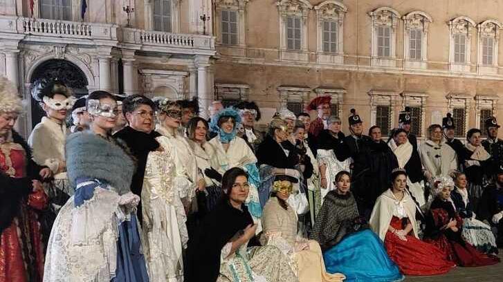 Carnevale a Modena, gran finale con il ballo in maschera E oggi gli Sgorghigueli