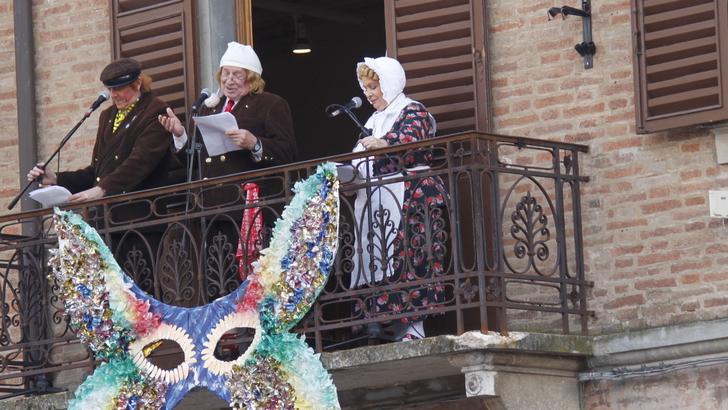 Formigine Torna la sfilata dei carri di Carnevale
