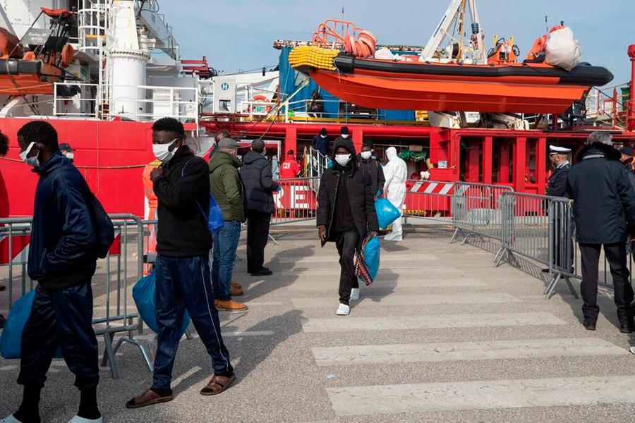 La nave Ocean Viking è sbarcata a Ravenna