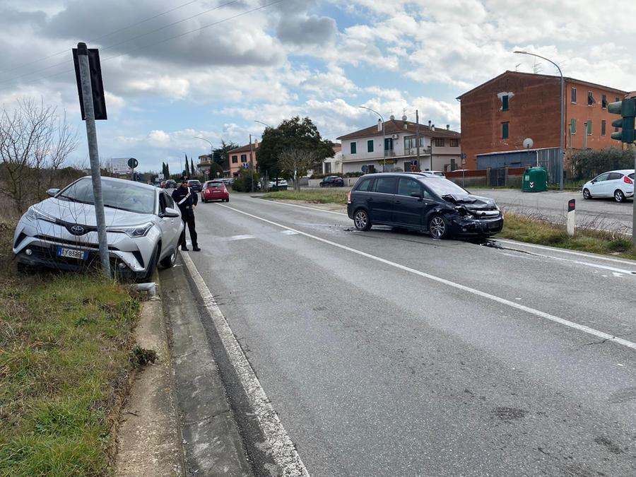 
	Le due auto coinvolte nell'incidente in Val di Cava (Foto Silvi)

