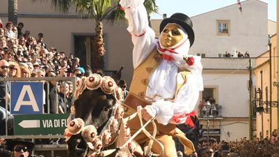 La Sartiglia brilla di nuovo illuminata da tredici stelle