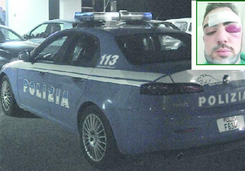 Nel riquadro, l'aggredito Patrizio Carboni che ha postato la sua foto su Facebook