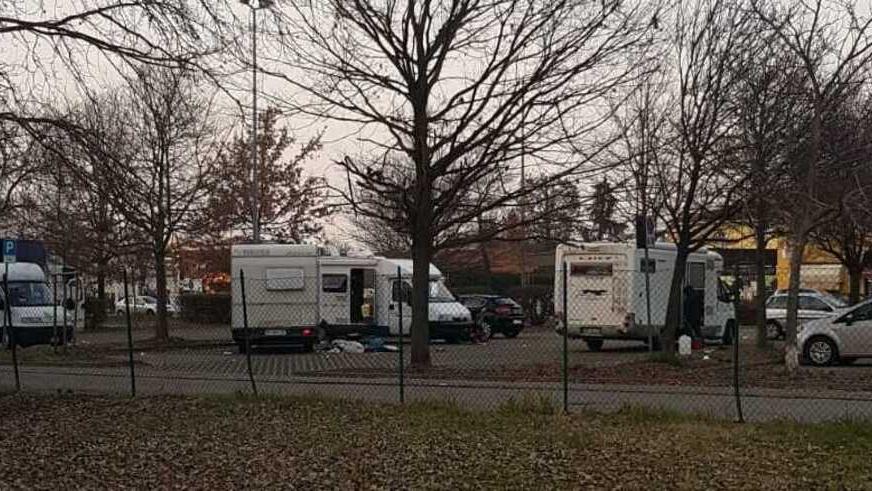 Parco Ferrari di Modena, tornano i camper Rifiuti abbandonati e degrado