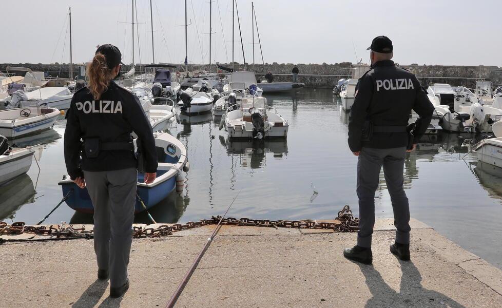 Livorno, diciottenne massacrato di botte sul lungomare: chi sono i ragazzi indagati