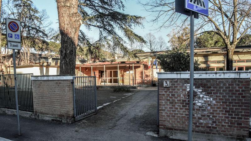 Grosseto, crollo delle iscrizioni alla scuola di via Monte Bianco: «L’assessora Amante si dimetta»