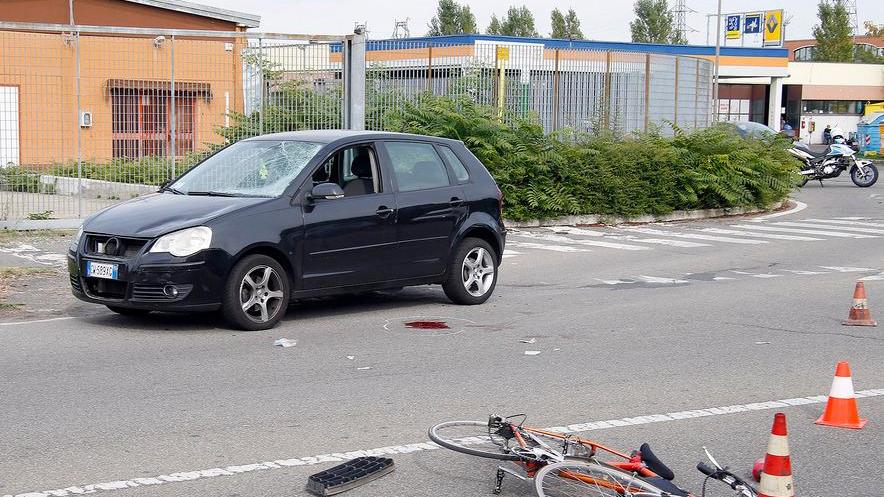 L’anziano in bici travolto «Cerchiamo testimoni»