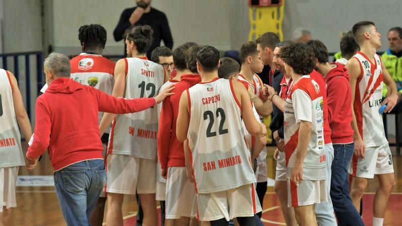 
	I biancorossi dell'Etrusca festeggiano la vittoria casalinga (Foto pagina Fb Etrusca San Miniato)

