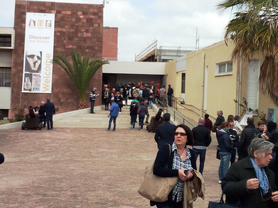 
	Visitatori al museo Marongiu

