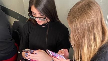 Le nuove tecnologie non proteggono dalle notizie fasulle, i giornali in bilico fra la politica e la manipolazione