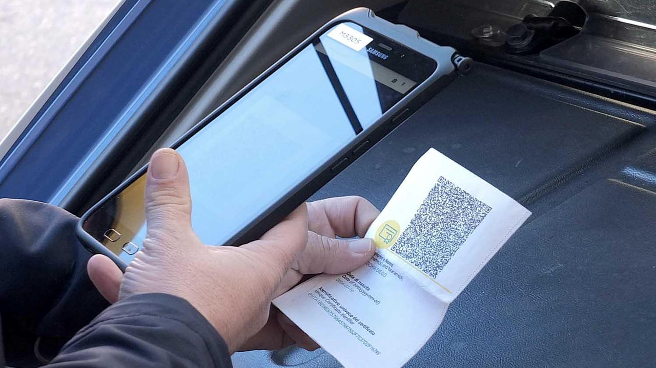 Sassuolo. Esibì il green pass di un altro: 29enne va a processo per falso