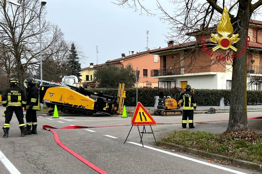 Medolla. Fuga di gas, strada chiusa e trenta famiglie evacuate