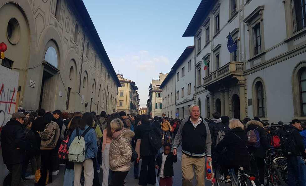 Il grido d’allarme dei presidi. «Vilipesa la Carta, è fascismo». E il dirigente del Salvemini scrive alla città: «Schieriamoci»