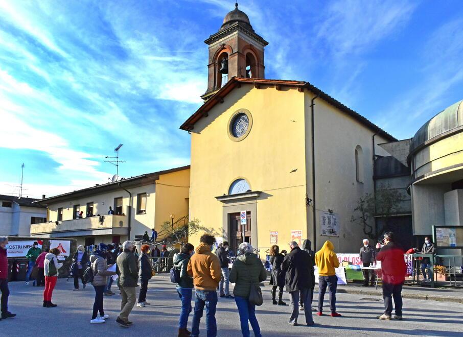 Gambiano di 25 anni espulso a gennaio, la mossa di don Biancalani: «Adotto Lamin, per salvarli tutti»
