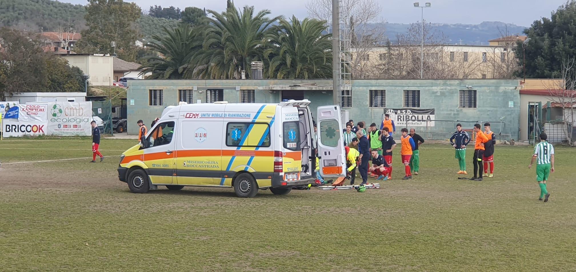 Ventisettenne salvato in campo da un’infermiera, il sollievo di mamma Lucia: «Ora Alessandro sta meglio»