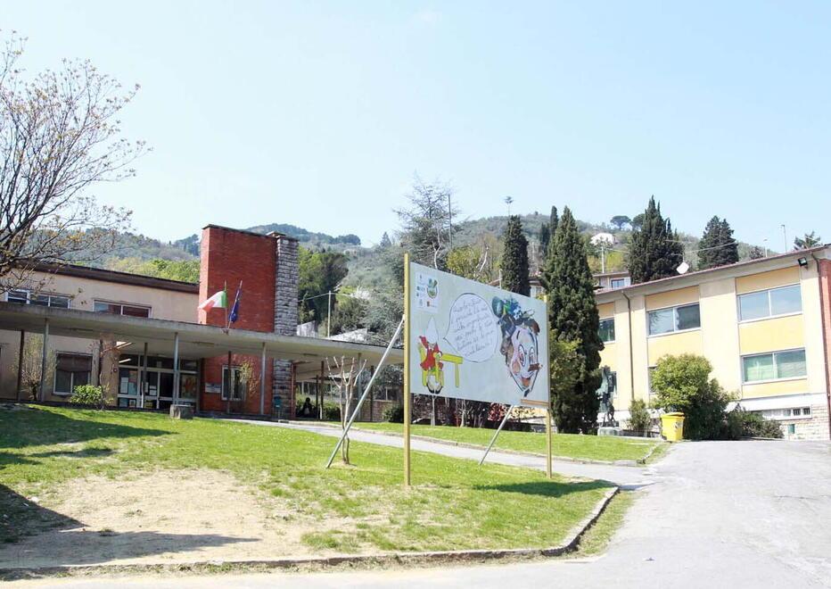 Spaccata alla scuola di Valchiusa. Via gli spiccioli e parecchi danni