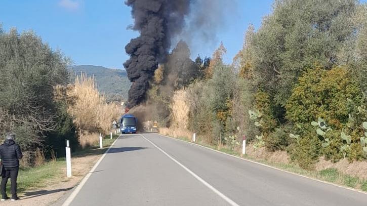 Tortolì, a fuoco un pullman dell’Arst: in salvo autista e passeggeri
