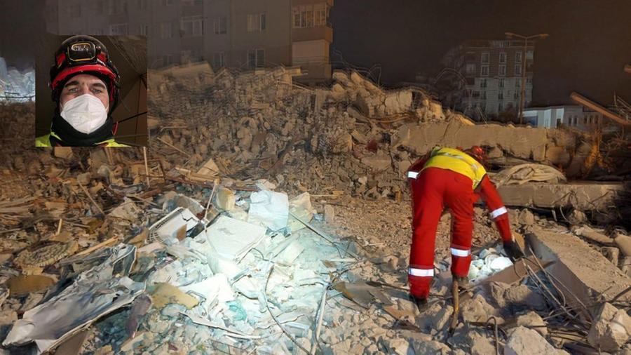 Lo scenario di distruzione in Turchia: nel riquadro l'infermiere pontederese che ha prestato soccorso sul posto dopo il sisma 