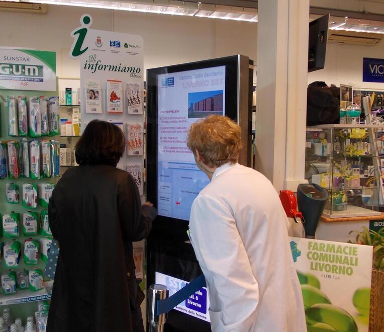 Anche a Livorno sulle tessere sanitarie mancano i chip, si torna all'antico 