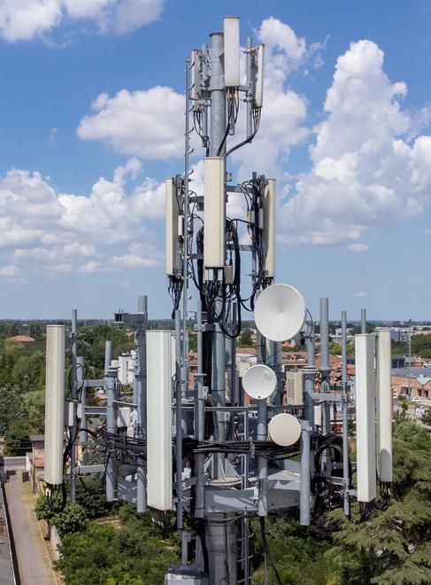 Il 5G a Ferrara, paletti e proteste