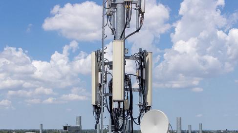 Il 5G a Ferrara, paletti e proteste