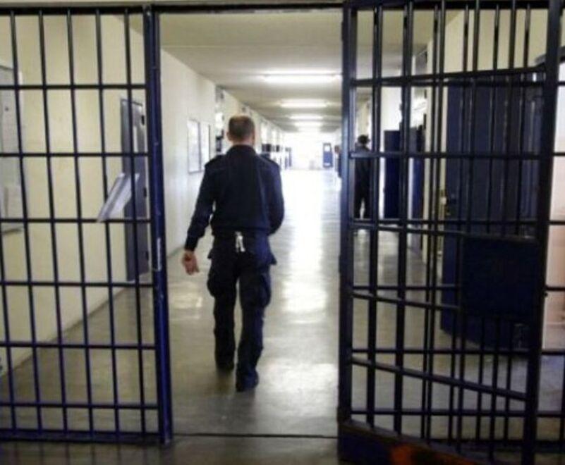 Modena In cella a S. Anna prima del processo Muore in carcere inalando gas 