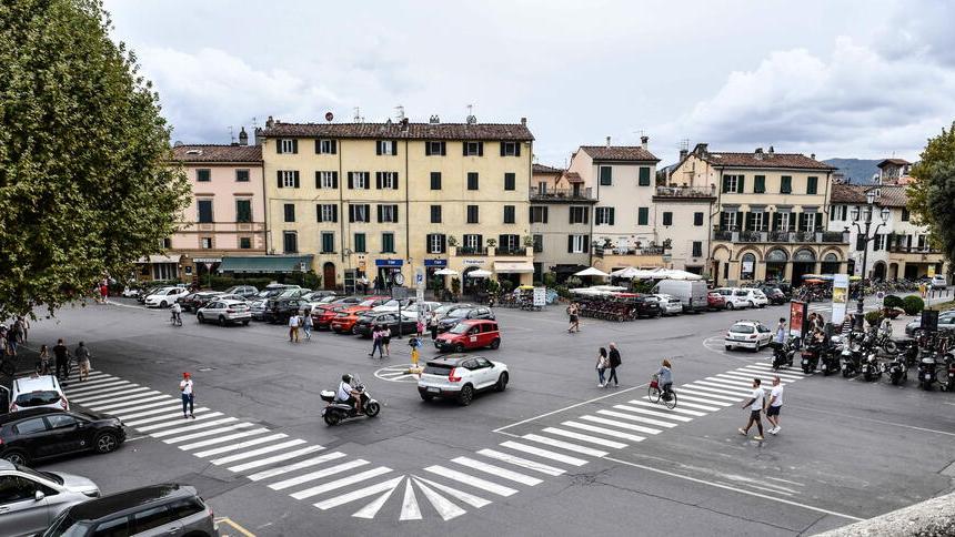 Piazza Santa Maria, rinnovamento entro l’estate. Parcheggio, a marzo lo studio di fattibilità