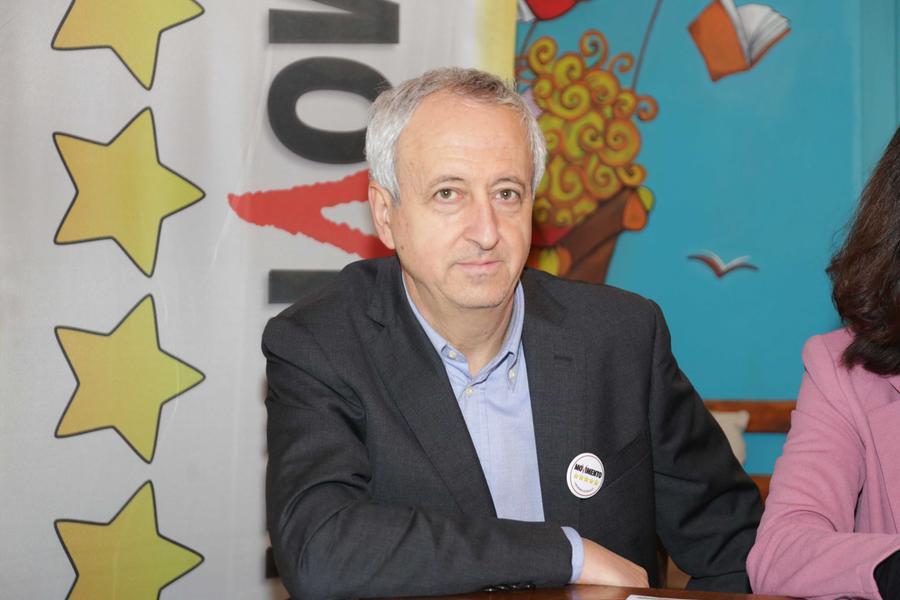 Il consigliere M5s Bertucci attacca la stampa e le edicole: «Spazzatura»