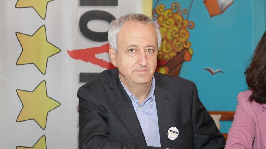 Il consigliere M5s Bertucci attacca la stampa e le edicole: «Spazzatura»