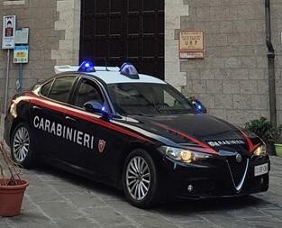 Scappa dai domiciliari per andare a picchiare l’ex compagno: arrestata di nuovo