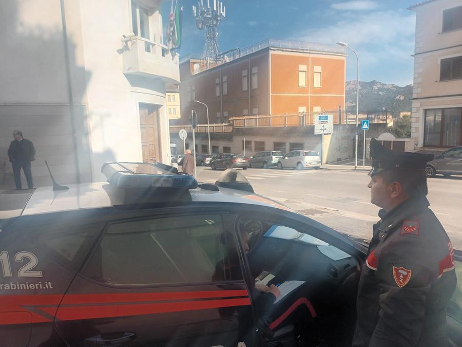 Nuoro, due studentesse investite all’uscita di scuola