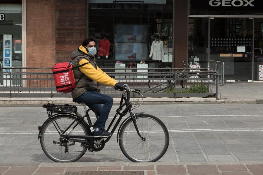 Carpi, nella casa dei rider pasti gratuiti per i fattorini