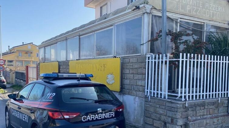 Sassari, va a riscuotere un credito con la pistola in pugno: arrestato a Li Punti